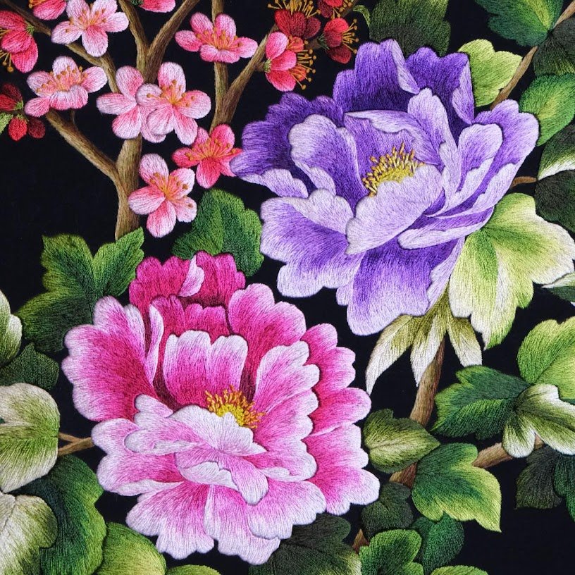 Tranh thêu tay Hoa Mẫu Đơn – Thổi hồn sắc màu cho không gian sống - Ảnh 2