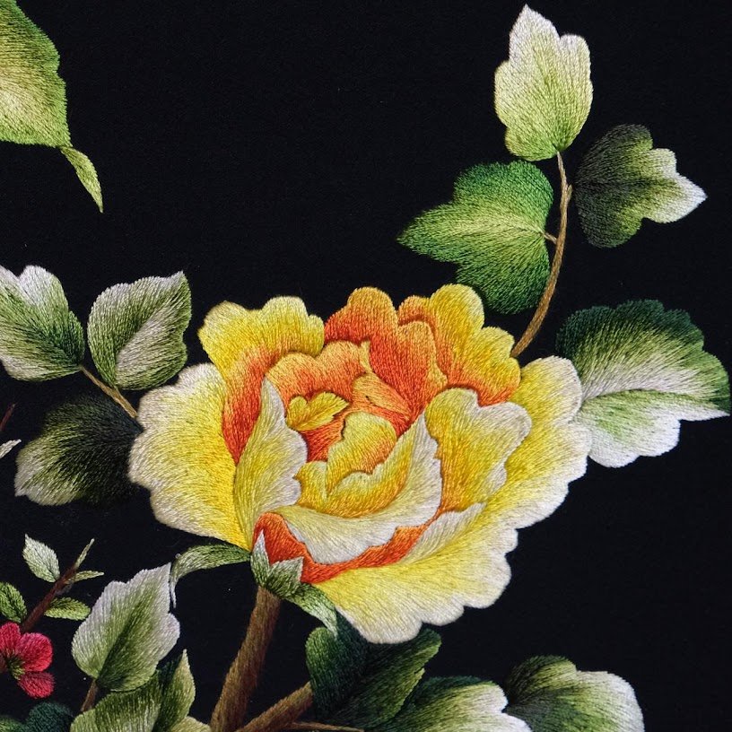 Tranh thêu tay Hoa Mẫu Đơn – Thổi hồn sắc màu cho không gian sống - Ảnh 3