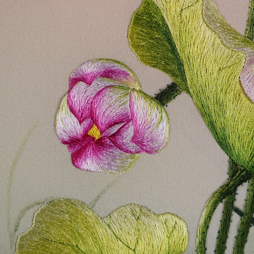 Tranh thêu tay Hoa Sen – Quốc hoa đón xuân – Sức sống tươi mới cho ngôi nhà của bạn - Ảnh 3