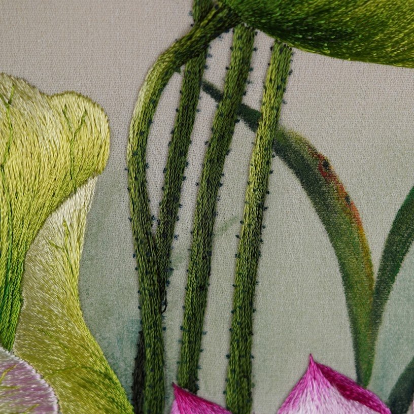 Tranh thêu tay Hoa Sen – Quốc hoa đón xuân – Sức sống tươi mới cho ngôi nhà của bạn - Ảnh 8