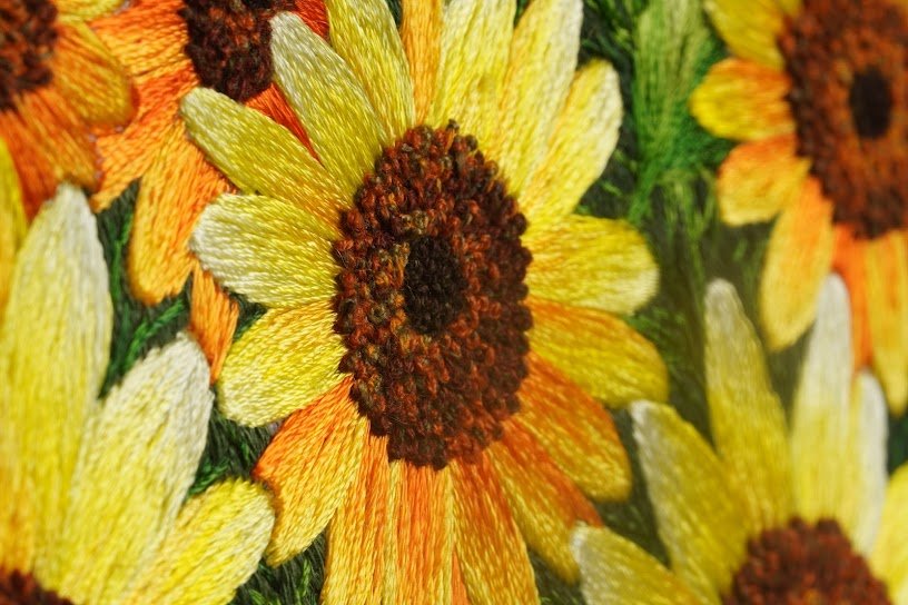 Tranh thêu tay Hoa hướng dương – Một góc bình yên với sắc vàng rực rỡ - Ảnh 9