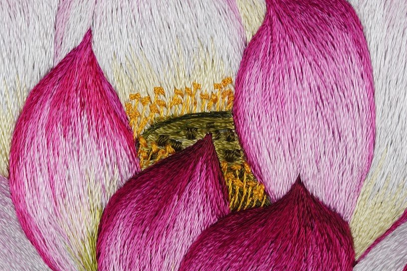 Tranh thêu tay Hoa sen – Tinh hoa nghệ thuật từ từng sợi chỉ - Ảnh 5