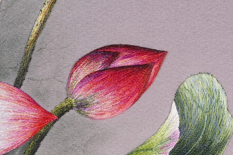 Tranh thêu tay Hoa Sen – Tinh Hoa Nghệ Thuật Từ Làng Nghề Quyến Rũ - Ảnh 2