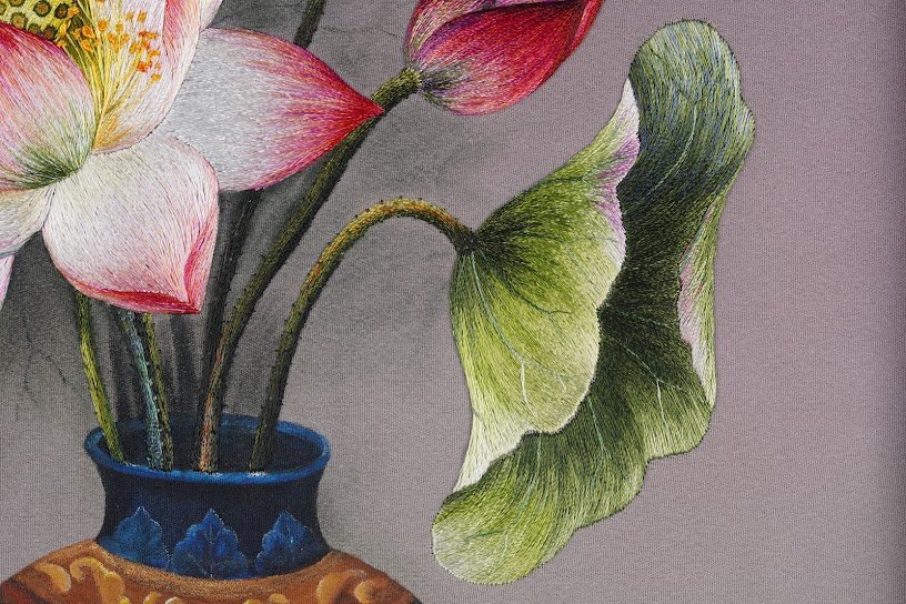 Tranh thêu tay Hoa Sen – Tinh Hoa Nghệ Thuật Từ Làng Nghề Quyến Rũ - Ảnh 4