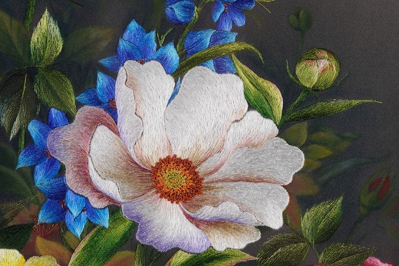 Tranh thêu tay Hoa ngũ phúc – Rực rỡ sắc hoa, phúc lộc đầy nhà - Ảnh 3