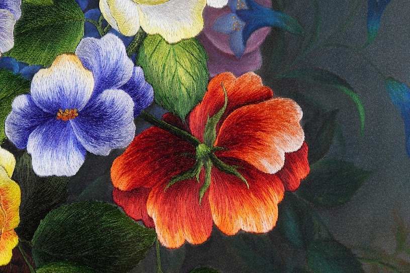 Tranh thêu tay Hoa ngũ phúc – "Sắc Màu Nghệ Thuật trong Từng Đường Kim" - Ảnh 9