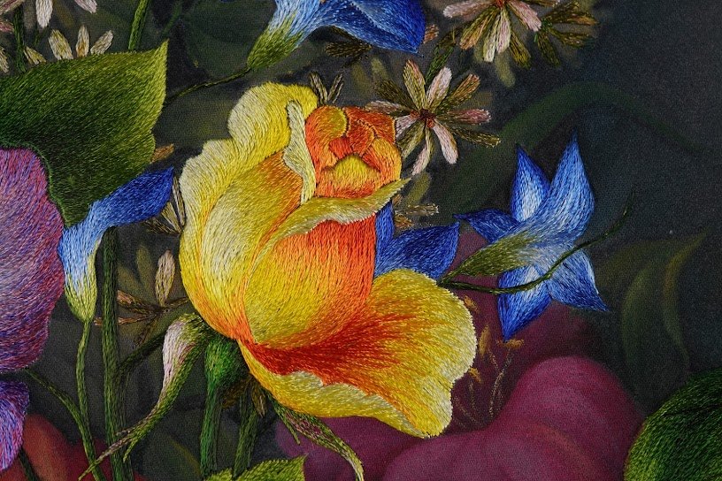 Tranh thêu tay Hoa ngũ phúc – "Sắc Màu Nghệ Thuật trong Từng Đường Kim" - Ảnh 10