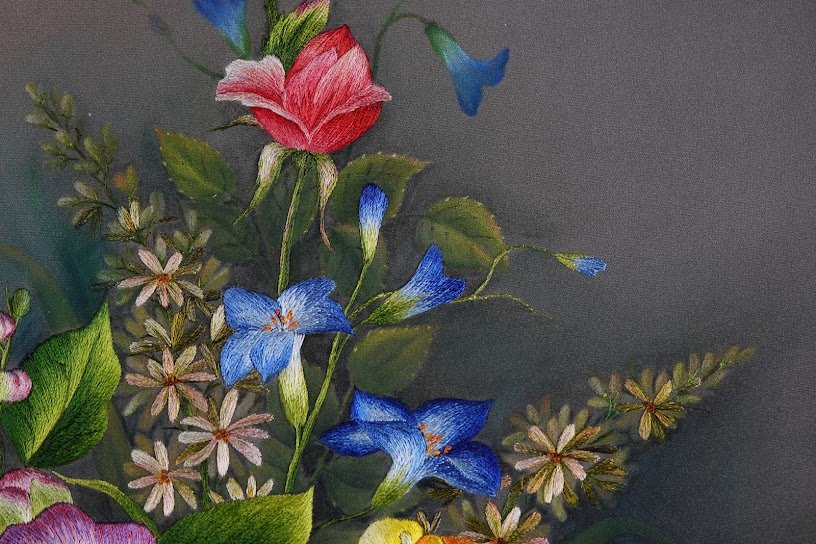 Tranh thêu tay Hoa ngũ phúc – "Sắc Màu Nghệ Thuật trong Từng Đường Kim" - Ảnh 3