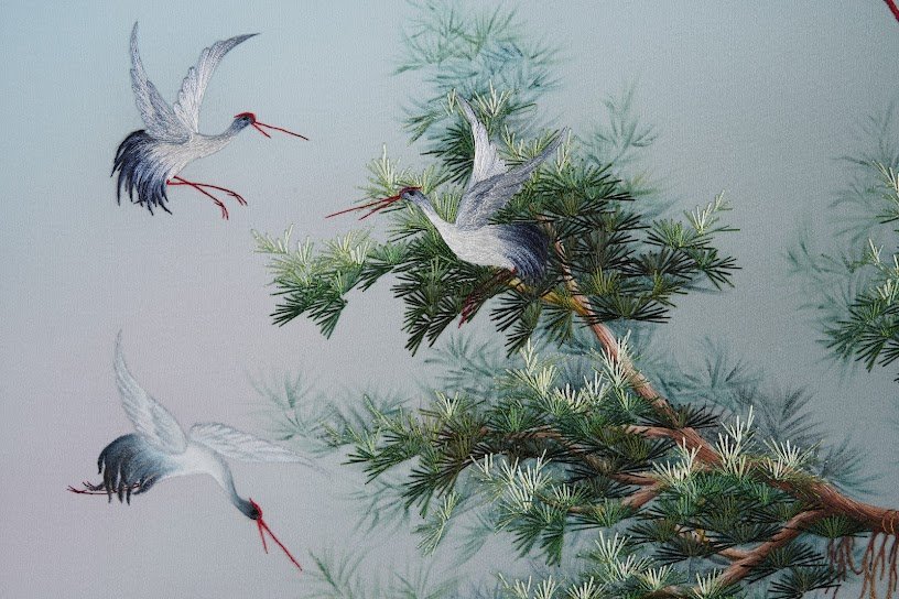 Tranh thêu tay Vũ điệu hạnh phúc – Khám phá nghệ thuật từ từng mũi kim - Ảnh 2