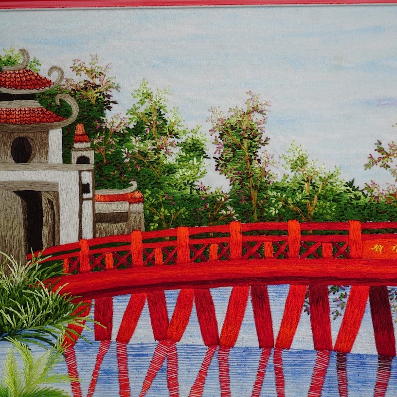 Tranh thêu tay Cầu Thê Húc Hà Nội – Vẻ đẹp của tâm hồn và di sản Hà thành - Ảnh 4