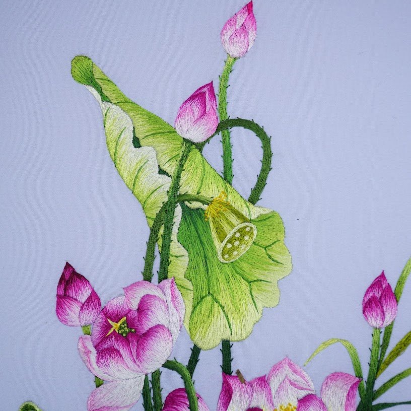 Tranh thêu tay Hoa Sen – Vẻ Đẹp Tinh Tế Giữa Màu Sắc Thanh Khiết - Ảnh 5