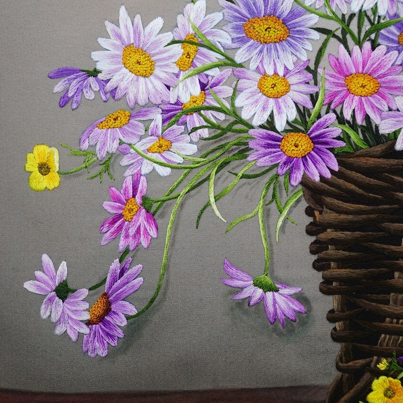 Tranh thêu tay Giỏ Hoa Cúc – Mời Xuân Về Cùng Hương Sắc Tươi Mát - Ảnh 6
