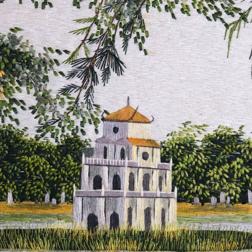 Tranh thêu tay Hồ Gươm Hà Nội – Vẻ đẹp văn hóa qua nét chỉ tinh tế